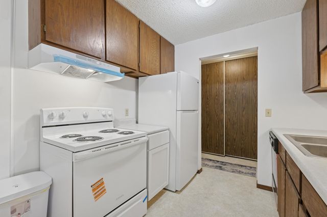 14620 Garrett Avenue 104, Apple Valley, MN 55124