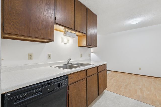 14620 Garrett Avenue 104, Apple Valley, MN 55124