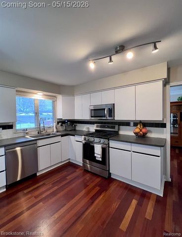 37695 Sarafina Drive, Sterling Heights, MI 48312