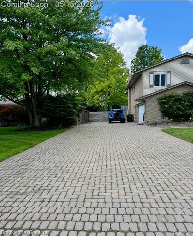 37695 Sarafina Drive, Sterling Heights, MI 48312
