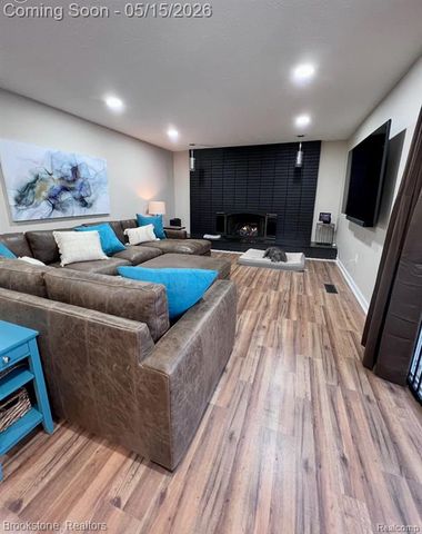 37695 Sarafina Drive, Sterling Heights, MI 48312