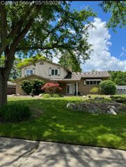 37695 Sarafina Drive, Sterling Heights, MI 48312