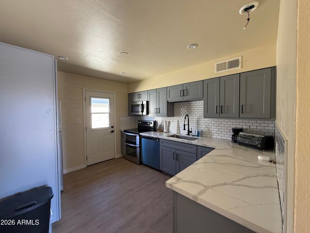 1312 W 5th Street, Tempe, AZ 85281