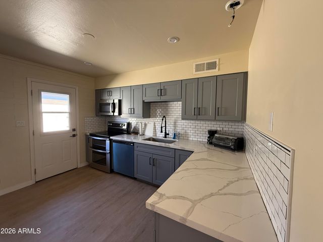 1312 W 5th Street, Tempe, AZ 85281