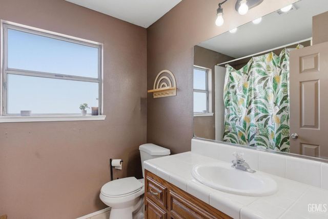 9000 Caymus Court, Bakersfield, CA 93312