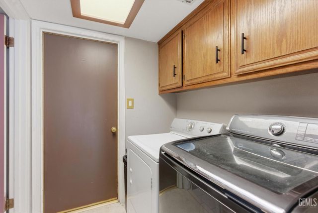 9000 Caymus Court, Bakersfield, CA 93312