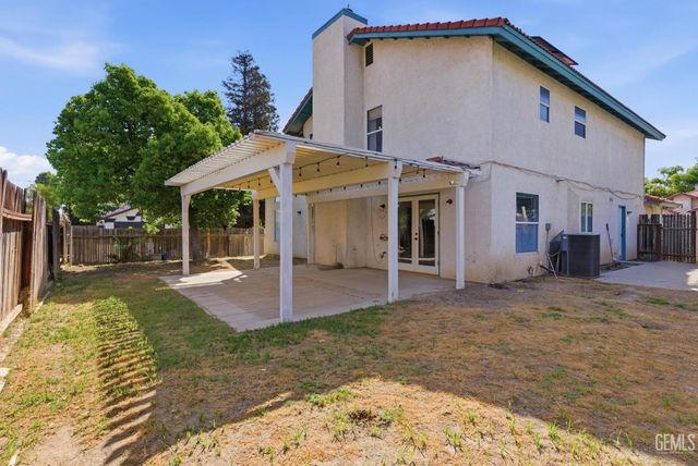 9000 Caymus Court, Bakersfield, CA 93312