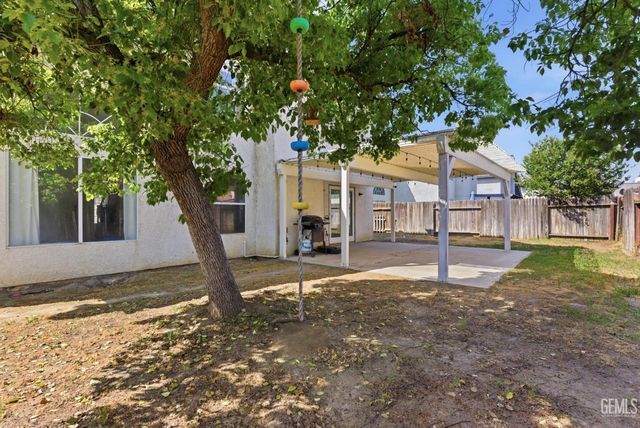 9000 Caymus Court, Bakersfield, CA 93312