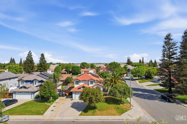 9000 Caymus Court, Bakersfield, CA 93312