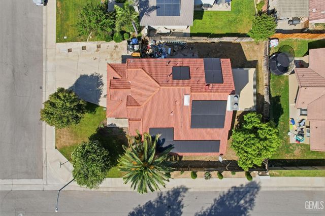 9000 Caymus Court, Bakersfield, CA 93312