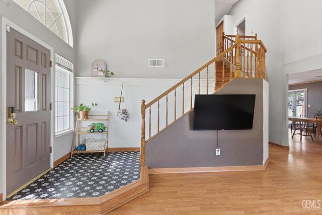 9000 Caymus Court, Bakersfield, CA 93312