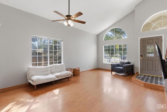 9000 Caymus Court, Bakersfield, CA 93312