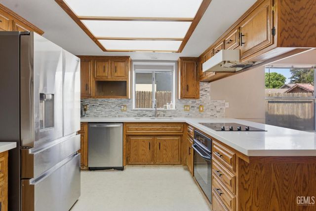 9000 Caymus Court, Bakersfield, CA 93312