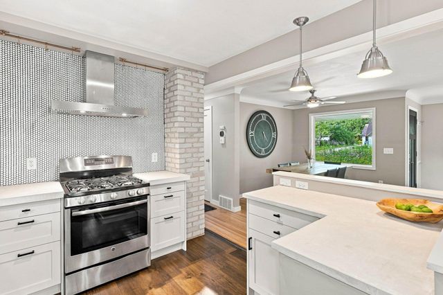 119 Edgewood Avenue N, Golden Valley, MN 55427