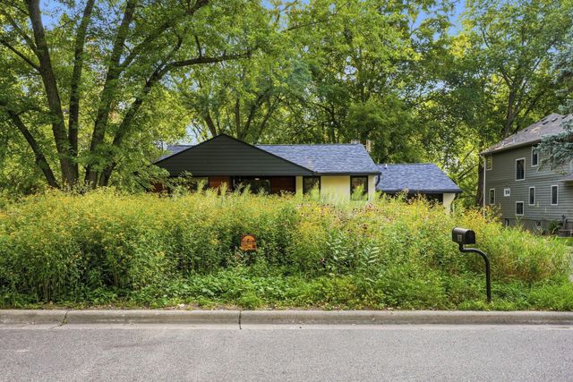 119 Edgewood Avenue N, Golden Valley, MN 55427