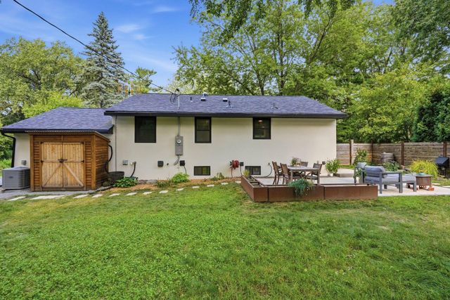 119 Edgewood Avenue N, Golden Valley, MN 55427