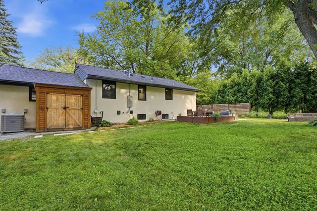 119 Edgewood Avenue N, Golden Valley, MN 55427