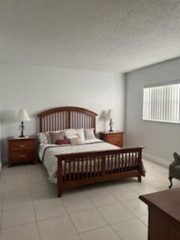7817 Golf Cir Drive 210, Margate, FL 33063