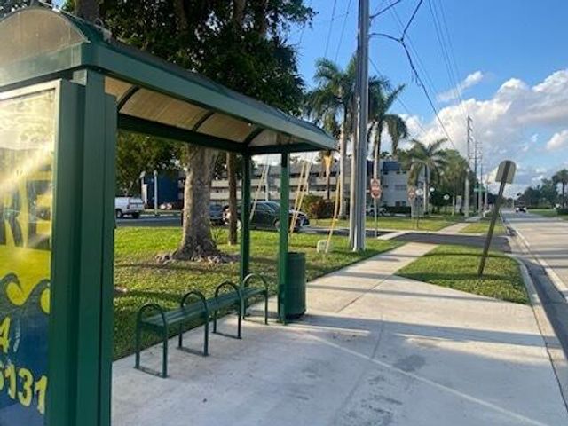 7817 Golf Cir Drive 210, Margate, FL 33063
