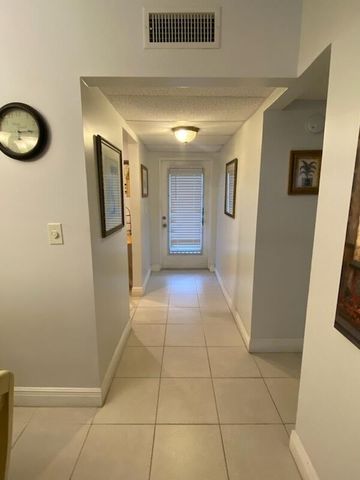 7817 Golf Cir Drive 210, Margate, FL 33063