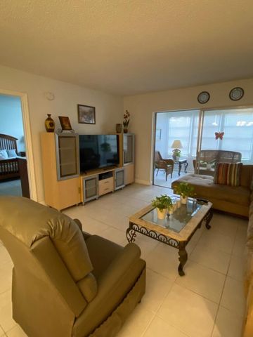 7817 Golf Cir Drive 210, Margate, FL 33063
