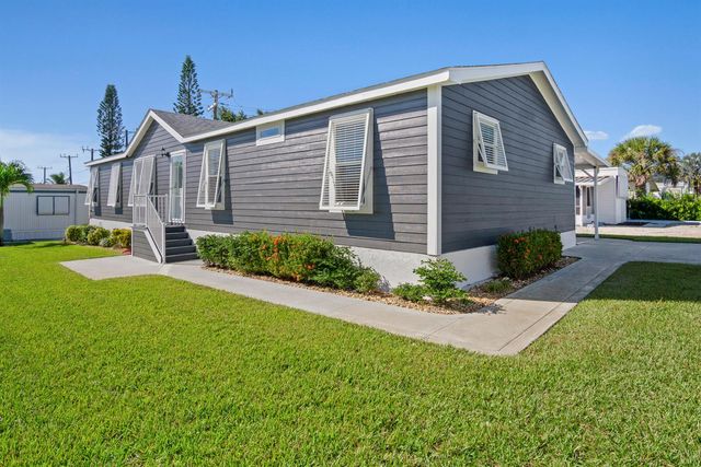 8328 SE Swan Avenue, Hobe Sound, FL 33455