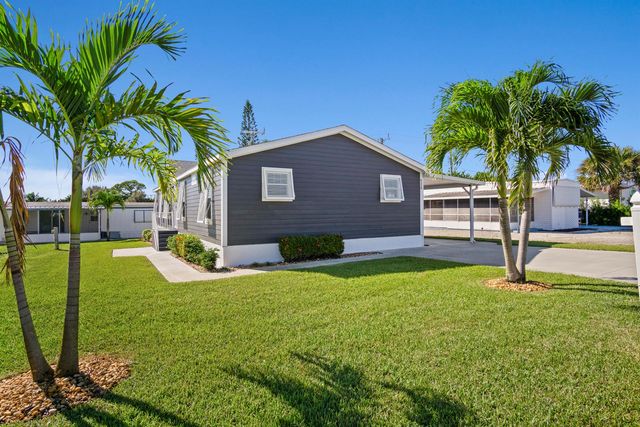 8328 SE Swan Avenue, Hobe Sound, FL 33455