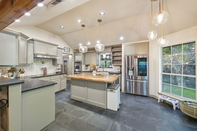 1872 Nokomis Road, Lancaster, TX 75146