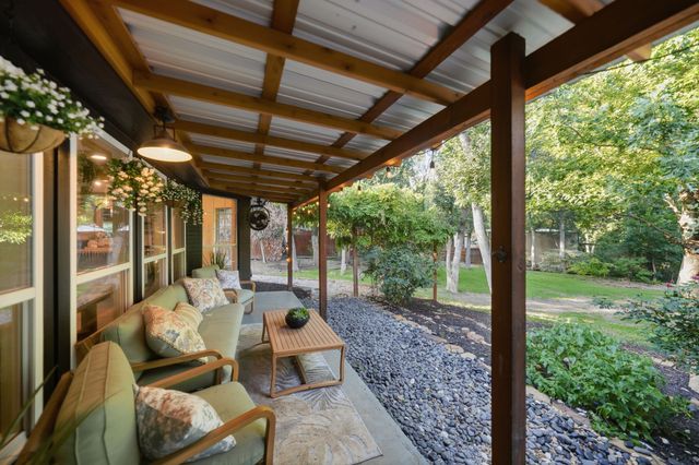 1872 Nokomis Road, Lancaster, TX 75146