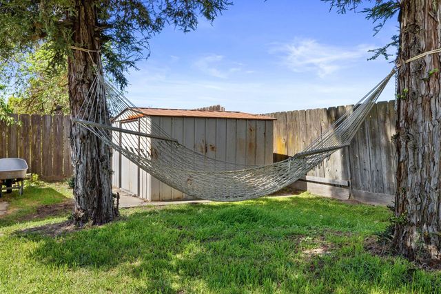 4117 Windgate Dr, Denair, CA 95316