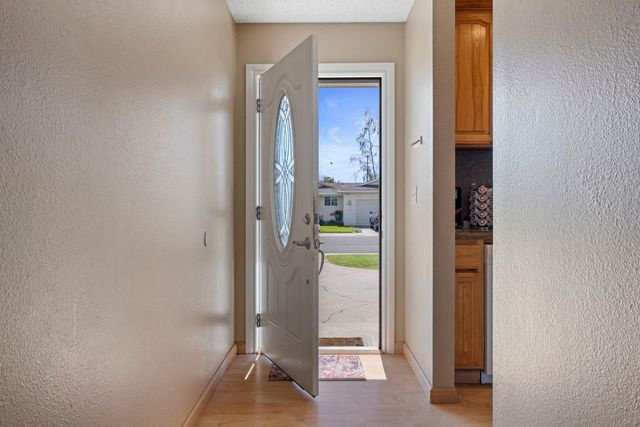 4117 Windgate Dr, Denair, CA 95316