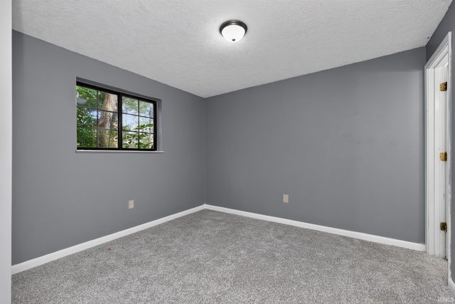 3601 Naples Court, Elkhart, IN 46514