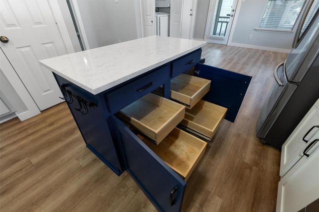 1517 Big Thicket DR, Cedar Park, TX 78613