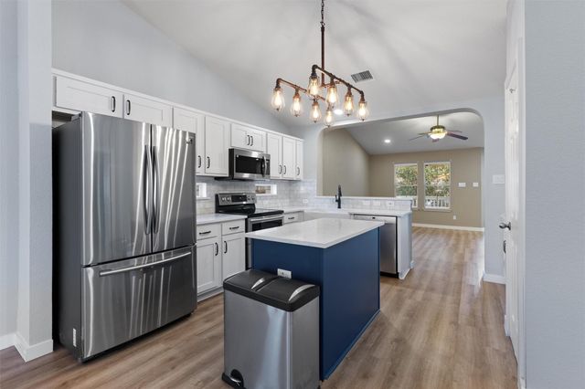 1517 Big Thicket DR, Cedar Park, TX 78613