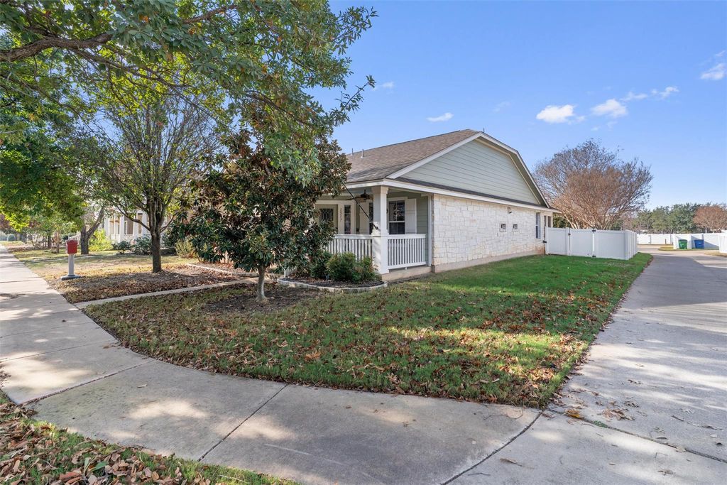 1517 Big Thicket DR, Cedar Park, TX 78613