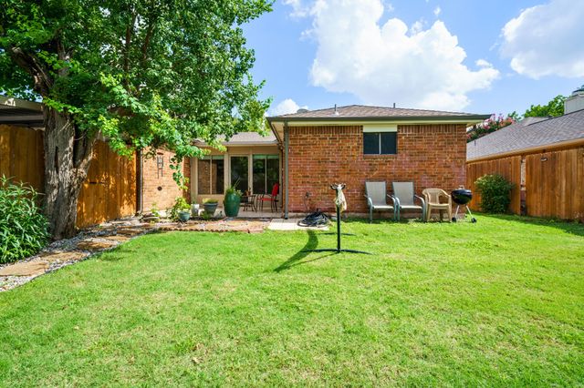2017 Stein Way, Carrollton, TX 75007