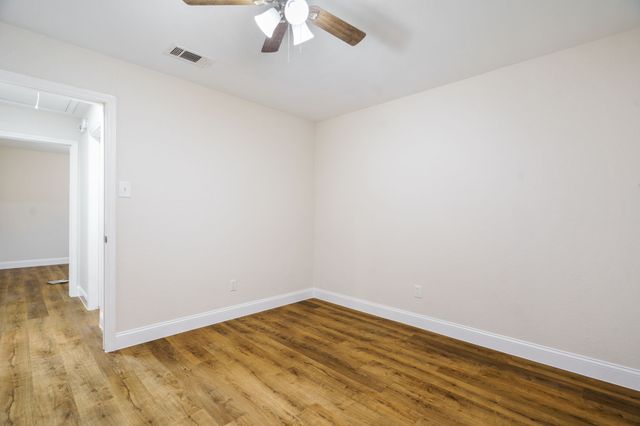 2017 Stein Way, Carrollton, TX 75007