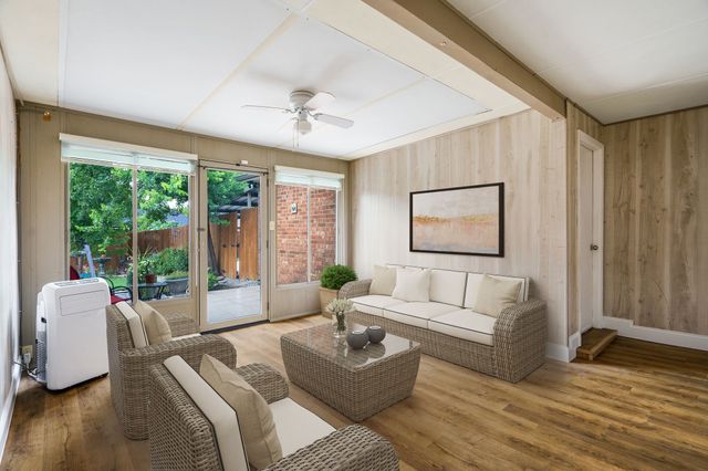 2017 Stein Way, Carrollton, TX 75007