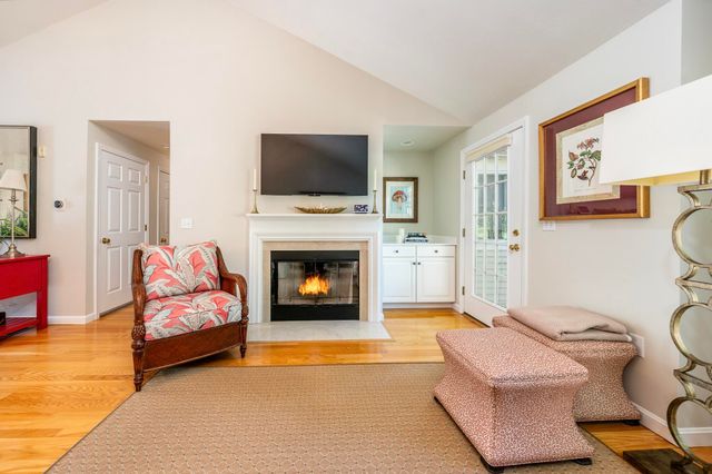 12 Pga Lane, Mashpee, MA 02649