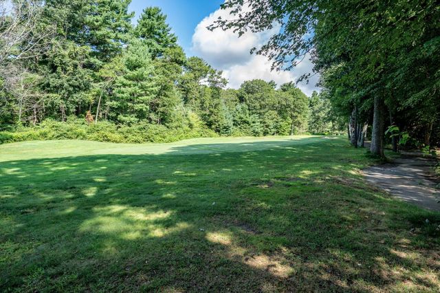 12 Pga Lane, Mashpee, MA 02649