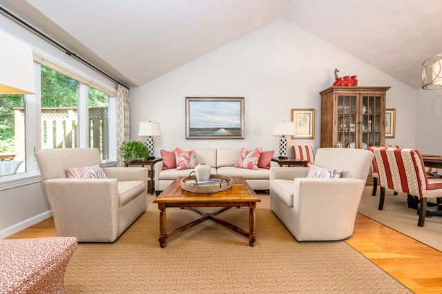 12 Pga Lane, Mashpee, MA 02649