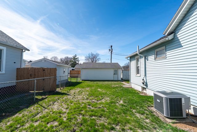 1201 S East Street, Bloomington, IL 61701