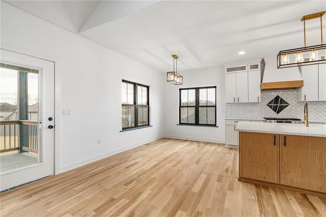 804 SE Pine Court, Blue Springs, MO 64014