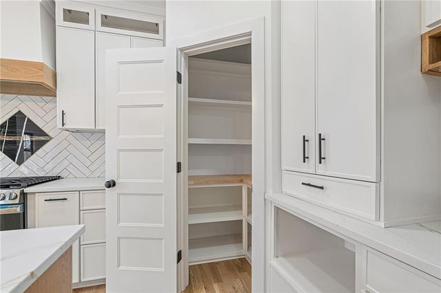 804 SE Pine Court, Blue Springs, MO 64014