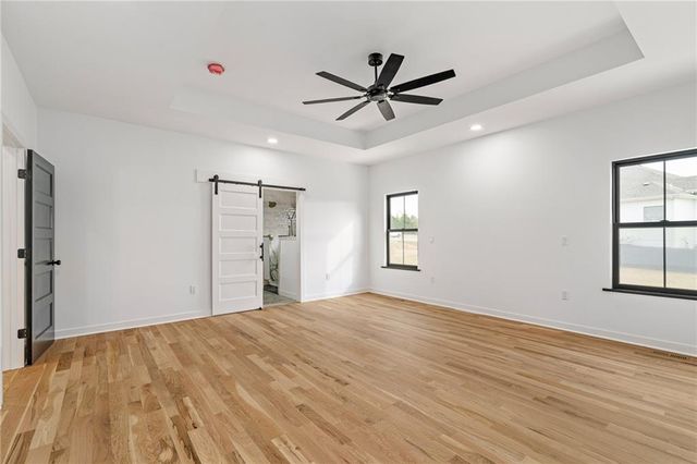 804 SE Pine Court, Blue Springs, MO 64014