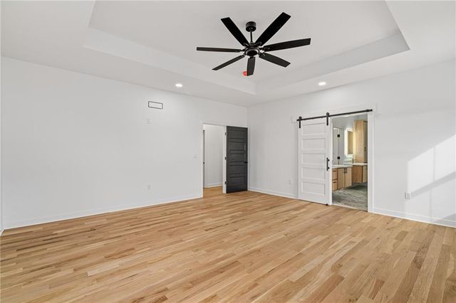 804 SE Pine Court, Blue Springs, MO 64014