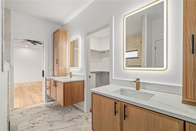 804 SE Pine Court, Blue Springs, MO 64014