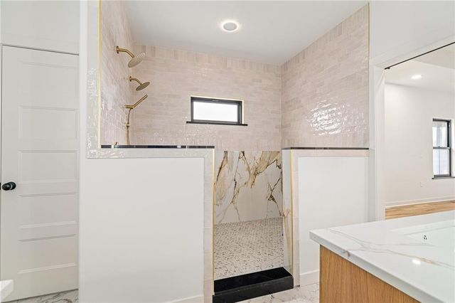 804 SE Pine Court, Blue Springs, MO 64014