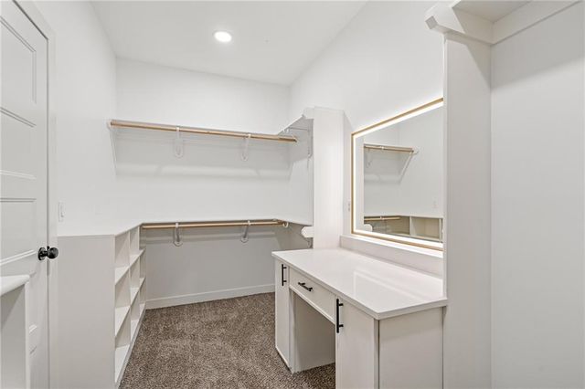 804 SE Pine Court, Blue Springs, MO 64014