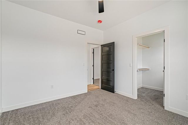 804 SE Pine Court, Blue Springs, MO 64014